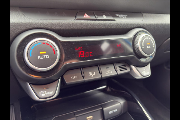 Kia Stonic 1.0 T-GDi MHEV DynamicPlusLine Automaat | Camera | LMV | Cruise | Navi | LED | Stoel- en Stuurverwarming | Privacy Glass | Apple Carplay & Android Auto | Kia Stonic 1.0 T-GDi MHEV DynamicPlusLine Automaat | Camera | LMV | Cruise | Navi | LED | Stoel- en Stuurverwarming | Privacy Glass | Apple Carplay & Android Auto |