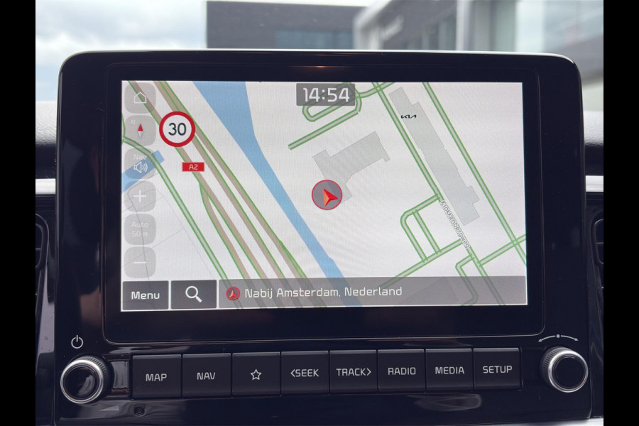 Kia Stonic 1.0 T-GDi MHEV DynamicPlusLine Automaat | Camera | LMV | Cruise | Navi | LED | Stoel- en Stuurverwarming | Privacy Glass | Apple Carplay & Android Auto | Kia Stonic 1.0 T-GDi MHEV DynamicPlusLine Automaat | Camera | LMV | Cruise | Navi | LED | Stoel- en Stuurverwarming | Privacy Glass | Apple Carplay & Android Auto |