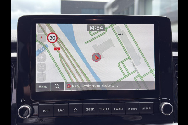 Kia Stonic 1.0 T-GDi MHEV DynamicPlusLine Automaat | Camera | LMV | Cruise | Navi | LED | Stoel- en Stuurverwarming | Privacy Glass | Apple Carplay & Android Auto | Kia Stonic 1.0 T-GDi MHEV DynamicPlusLine Automaat | Camera | LMV | Cruise | Navi | LED | Stoel- en Stuurverwarming | Privacy Glass | Apple Carplay & Android Auto |