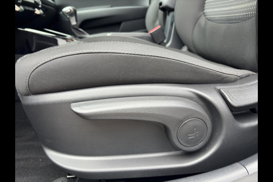 Kia Stonic 1.0 T-GDi MHEV DynamicPlusLine Automaat | Camera | LMV | Cruise | Navi | LED | Stoel- en Stuurverwarming | Privacy Glass | Apple Carplay & Android Auto | Kia Stonic 1.0 T-GDi MHEV DynamicPlusLine Automaat | Camera | LMV | Cruise | Navi | LED | Stoel- en Stuurverwarming | Privacy Glass | Apple Carplay & Android Auto |