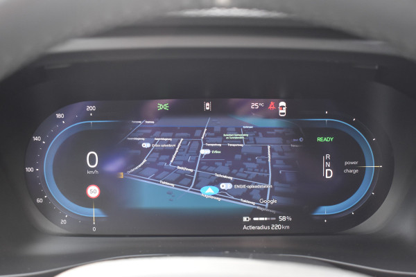 Volvo XC40 Single Motor Extended Range Plus 82 kWh ACC | Pilot Assist | Stoel Stuur verwarming | Trekhaak | Key Less | 19 inch