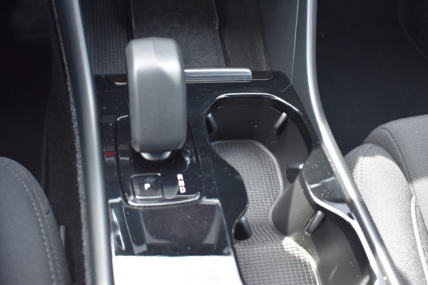 Volvo XC40 Single Motor Extended Range Plus 82 kWh ACC | Pilot Assist | Stoel Stuur verwarming | Trekhaak | Key Less | 19 inch