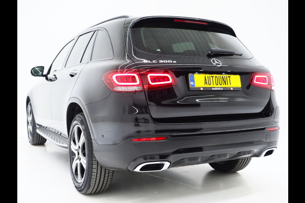 Mercedes-Benz GLC 300e 4MATIC Premium Night Black | Panoramadak | 360 | Keyless | Adaptive Cruise | Treeplanken | Carplay