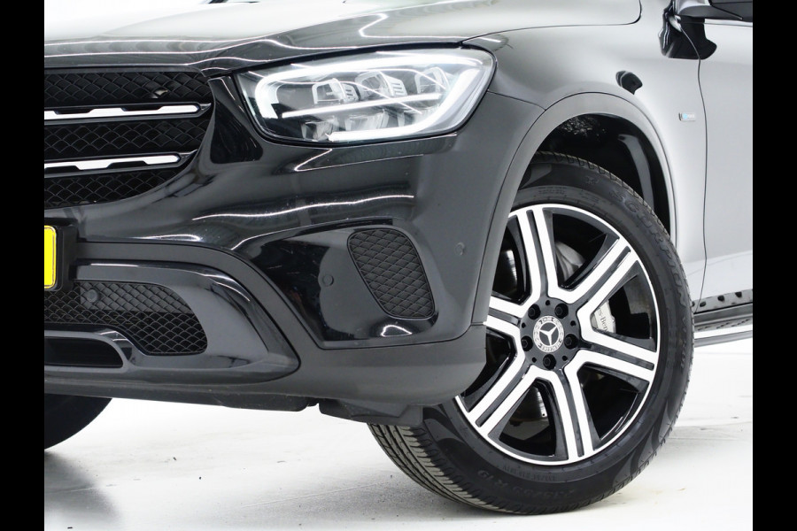 Mercedes-Benz GLC 300e 4MATIC Premium Night Black | Panoramadak | 360 | Keyless | Adaptive Cruise | Treeplanken | Carplay