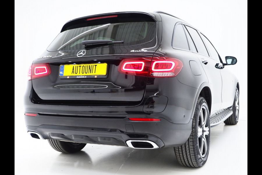 Mercedes-Benz GLC 300e 4MATIC Premium Night Black | Panoramadak | 360 | Keyless | Adaptive Cruise | Treeplanken | Carplay