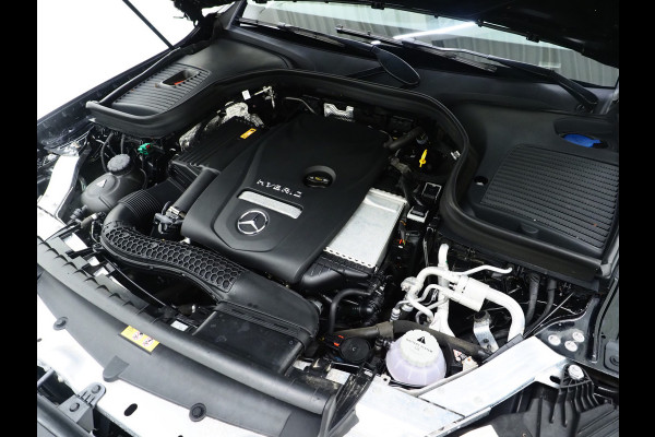 Mercedes-Benz GLC 300e 4MATIC Premium Night Black | Panoramadak | 360 | Keyless | Adaptive Cruise | Treeplanken | Carplay