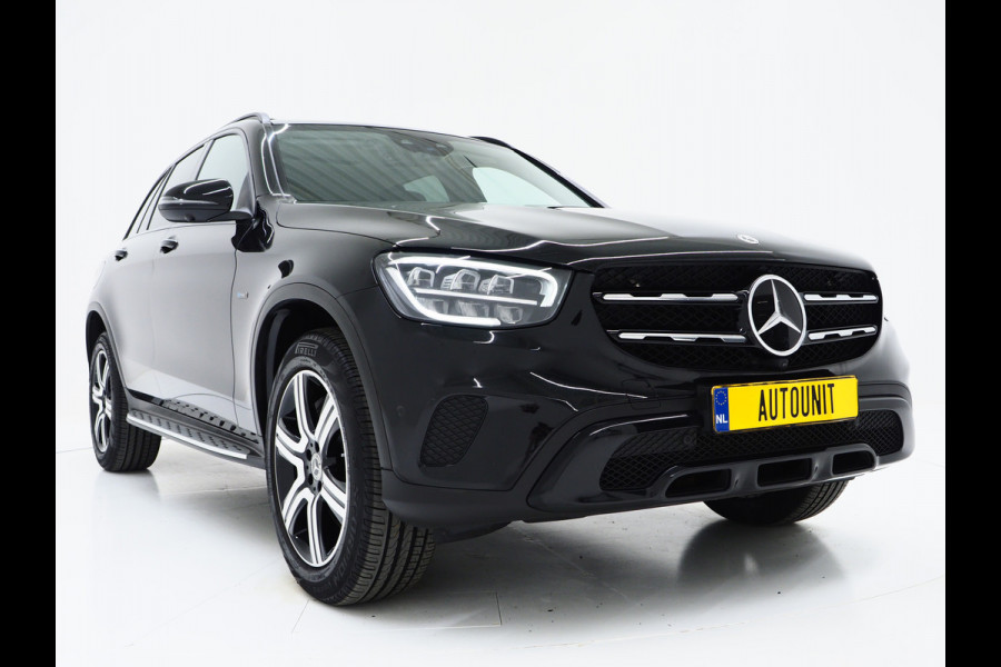 Mercedes-Benz GLC 300e 4MATIC Premium Night Black | Panoramadak | 360 | Keyless | Adaptive Cruise | Treeplanken | Carplay