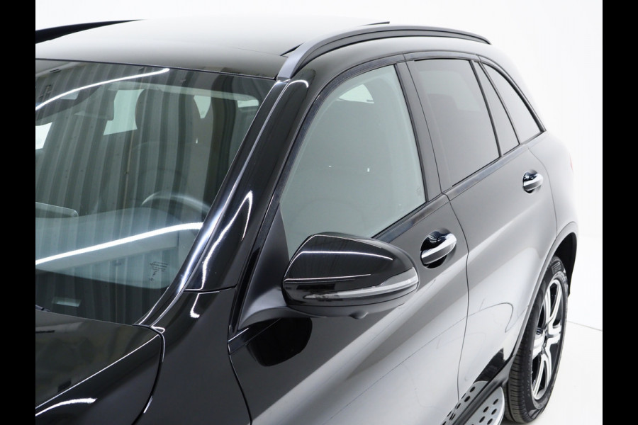 Mercedes-Benz GLC 300e 4MATIC Premium Night Black | Panoramadak | 360 | Keyless | Adaptive Cruise | Treeplanken | Carplay
