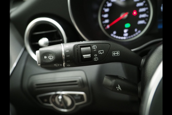 Mercedes-Benz GLC 300e 4MATIC Premium Night Black | Panoramadak | 360 | Keyless | Adaptive Cruise | Treeplanken | Carplay