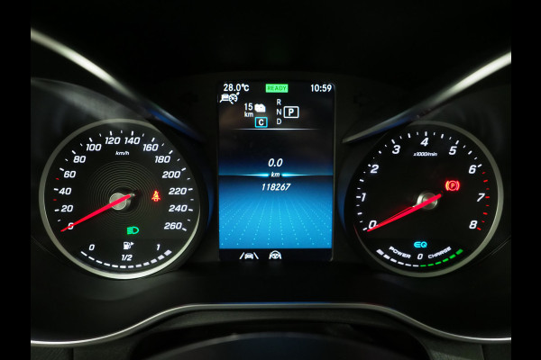 Mercedes-Benz GLC 300e 4MATIC Premium Night Black | Panoramadak | 360 | Keyless | Adaptive Cruise | Treeplanken | Carplay