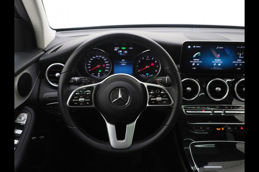 Mercedes-Benz GLC 300e 4MATIC Premium Night Black | Panoramadak | 360 | Keyless | Adaptive Cruise | Treeplanken | Carplay