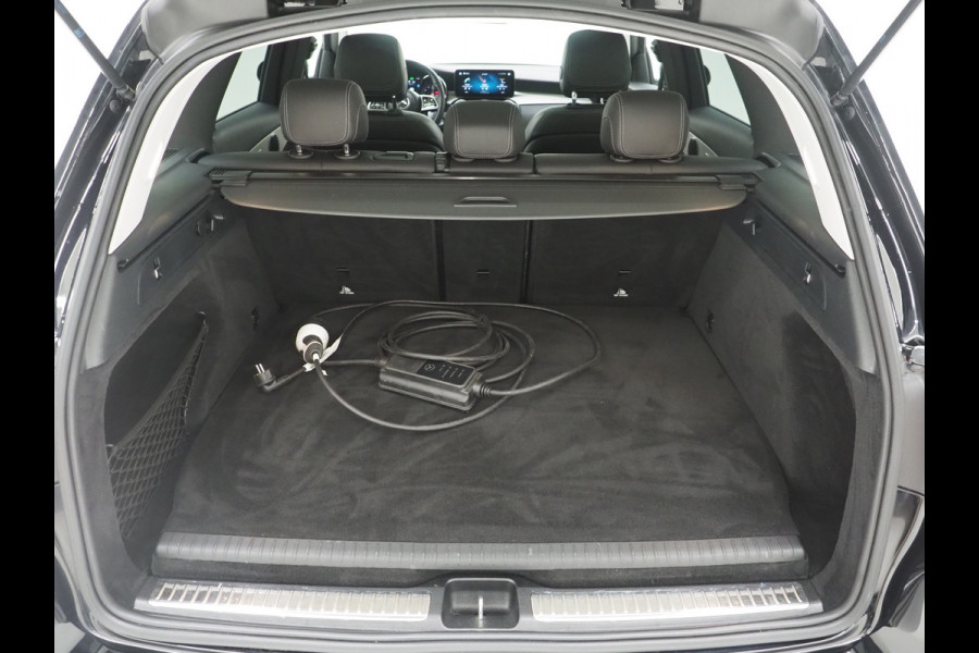 Mercedes-Benz GLC 300e 4MATIC Premium Night Black | Panoramadak | 360 | Keyless | Adaptive Cruise | Treeplanken | Carplay