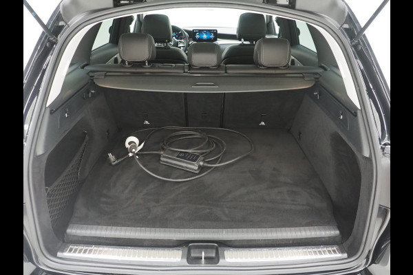 Mercedes-Benz GLC 300e 4MATIC Premium Night Black | Panoramadak | 360 | Keyless | Adaptive Cruise | Treeplanken | Carplay