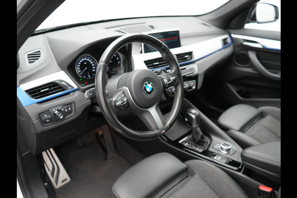 BMW X1 xDrive25e M Sport Plug in Hybrid 221pk Dealer O.H | PHEV | Panodak | Carplay | LED | DAB | Sportstoelen Verwarmd | Navi Prof |