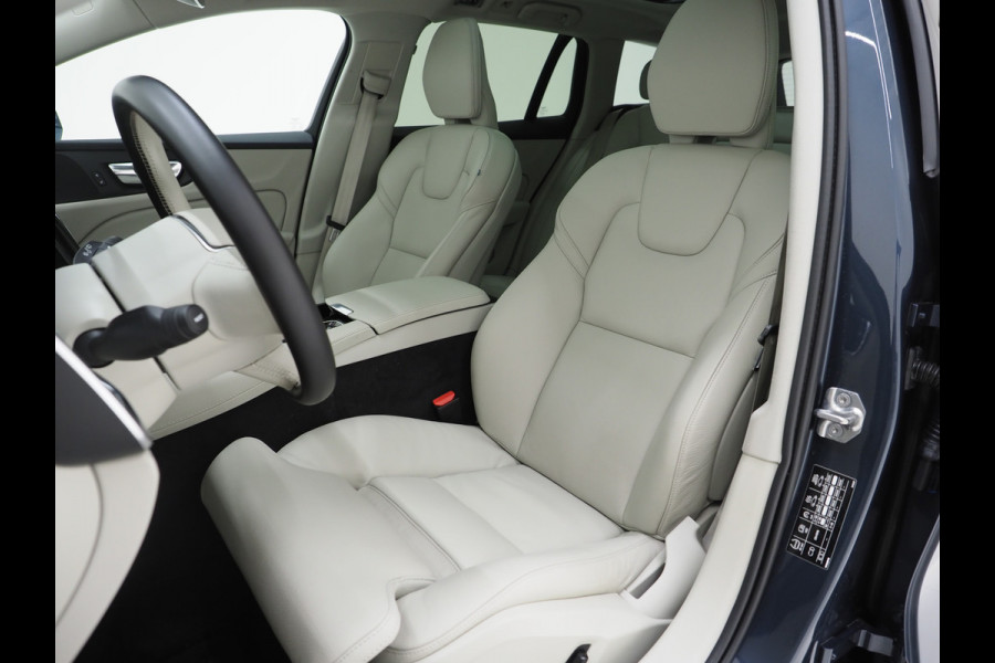 Volvo V60 2.0 T6 Twin Engine AWD Inscription | Panoramadak | Trekhaak | Camera | Memory | LED | Carplay
