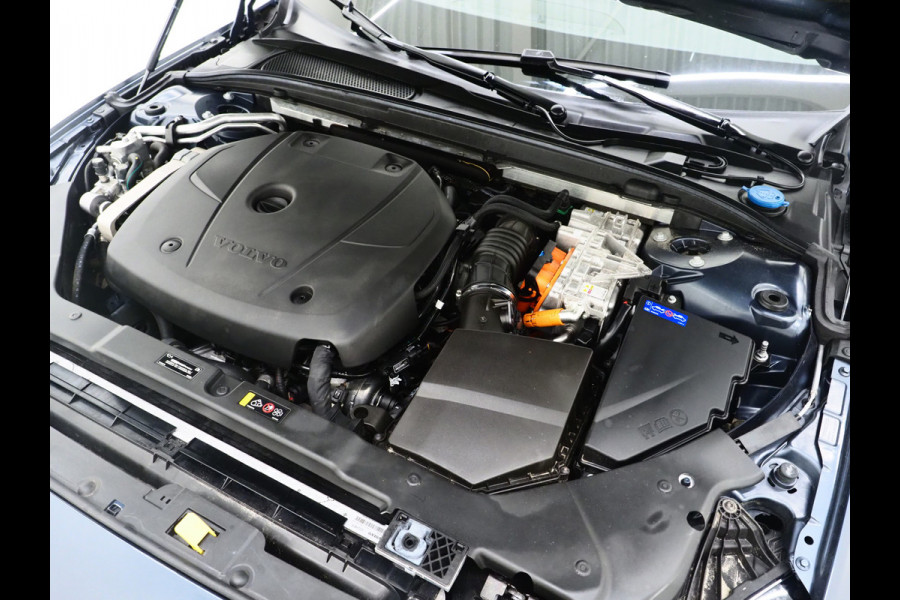 Volvo V60 2.0 T6 Twin Engine AWD Inscription | Panoramadak | Trekhaak | Camera | Memory | LED | Carplay