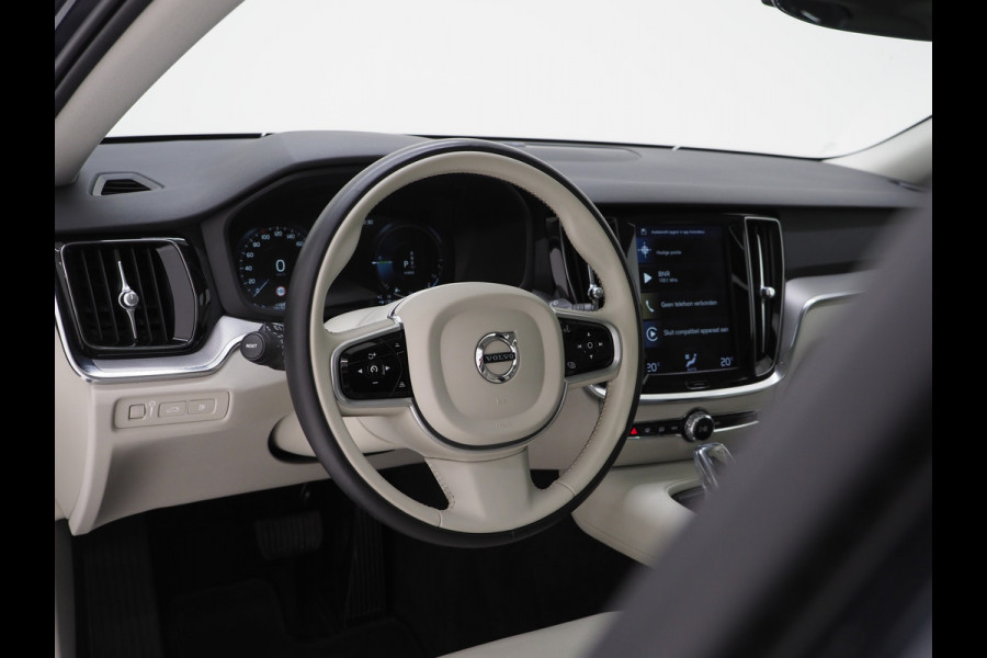 Volvo V60 2.0 T6 Twin Engine AWD Inscription | Panoramadak | Trekhaak | Camera | Memory | LED | Carplay