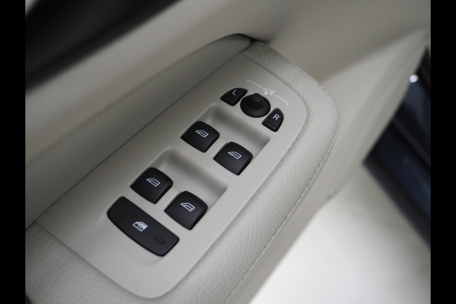 Volvo V60 2.0 T6 Twin Engine AWD Inscription | Panoramadak | Trekhaak | Camera | Memory | LED | Carplay