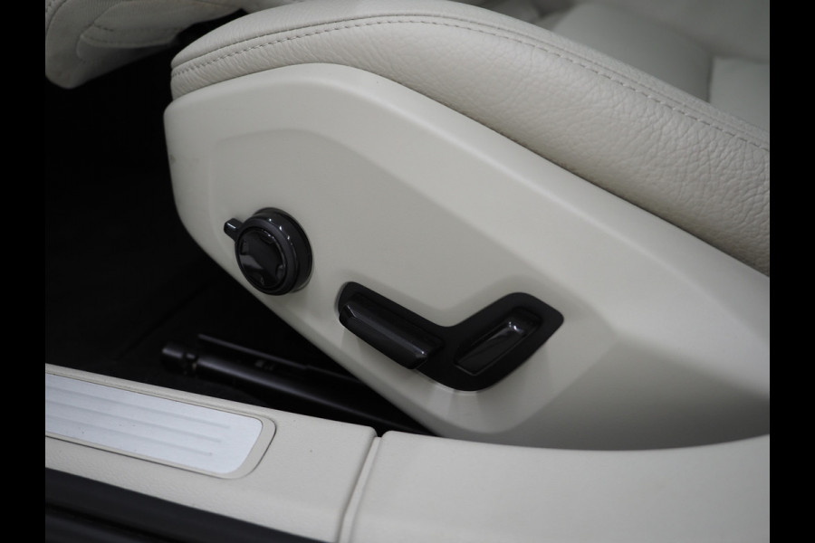 Volvo V60 2.0 T6 Twin Engine AWD Inscription | Panoramadak | Trekhaak | Camera | Memory | LED | Carplay