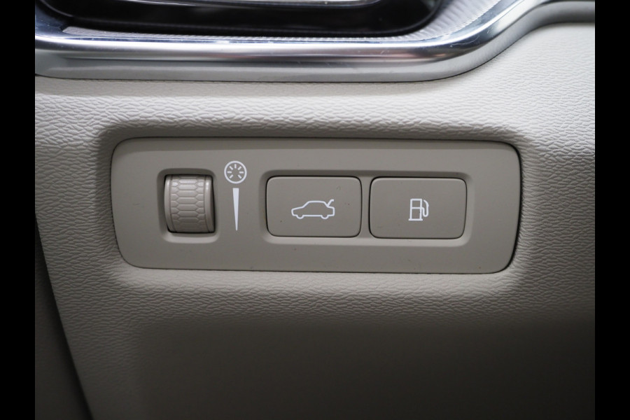 Volvo V60 2.0 T6 Twin Engine AWD Inscription | Panoramadak | Trekhaak | Camera | Memory | LED | Carplay
