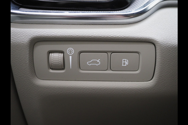 Volvo V60 2.0 T6 Twin Engine AWD Inscription | Panoramadak | Trekhaak | Camera | Memory | LED | Carplay