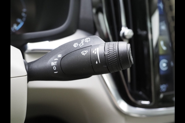 Volvo V60 2.0 T6 Twin Engine AWD Inscription | Panoramadak | Trekhaak | Camera | Memory | LED | Carplay