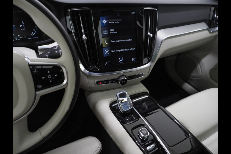 Volvo V60 2.0 T6 Twin Engine AWD Inscription | Panoramadak | Trekhaak | Camera | Memory | LED | Carplay