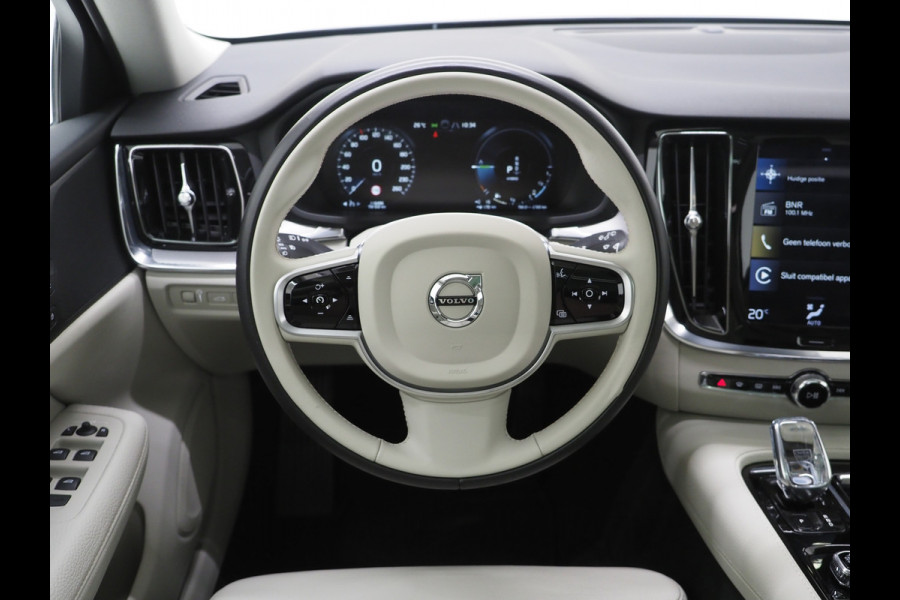 Volvo V60 2.0 T6 Twin Engine AWD Inscription | Panoramadak | Trekhaak | Camera | Memory | LED | Carplay
