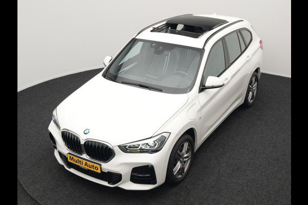 BMW X1 xDrive25e M Sport Plug in Hybrid 221pk Dealer O.H | PHEV | Panodak | Carplay | LED | DAB | Sportstoelen Verwarmd | Navi Prof |