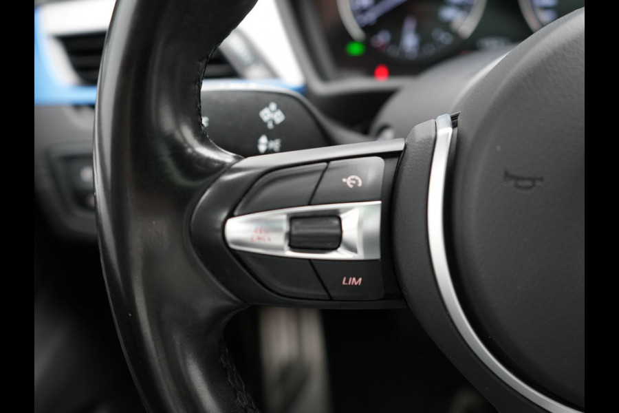 BMW X1 xDrive25e M Sport Plug in Hybrid 221pk Dealer O.H | PHEV | Panodak | Carplay | LED | DAB | Sportstoelen Verwarmd | Navi Prof |