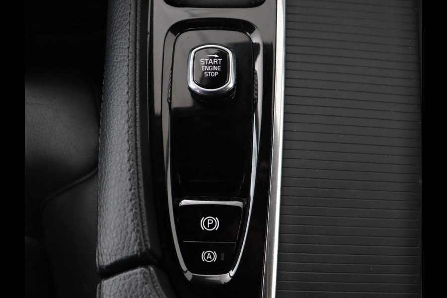 Volvo V90 2.0 D3 Momentum | Leder | Stoelverwarming | Carplay | Adaptive cruise | Navigatie | 20'' | Dodehoek detectie | Full LED | Parkeerhulp | Digital Cockpit