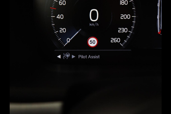 Volvo V90 2.0 D3 Momentum | Leder | Stoelverwarming | Carplay | Adaptive cruise | Navigatie | 20'' | Dodehoek detectie | Full LED | Parkeerhulp | Digital Cockpit