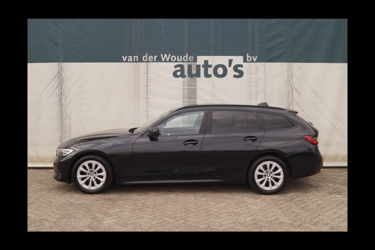 BMW 3 Serie Touring 318d Automaat Executive -NAVI-ECC-