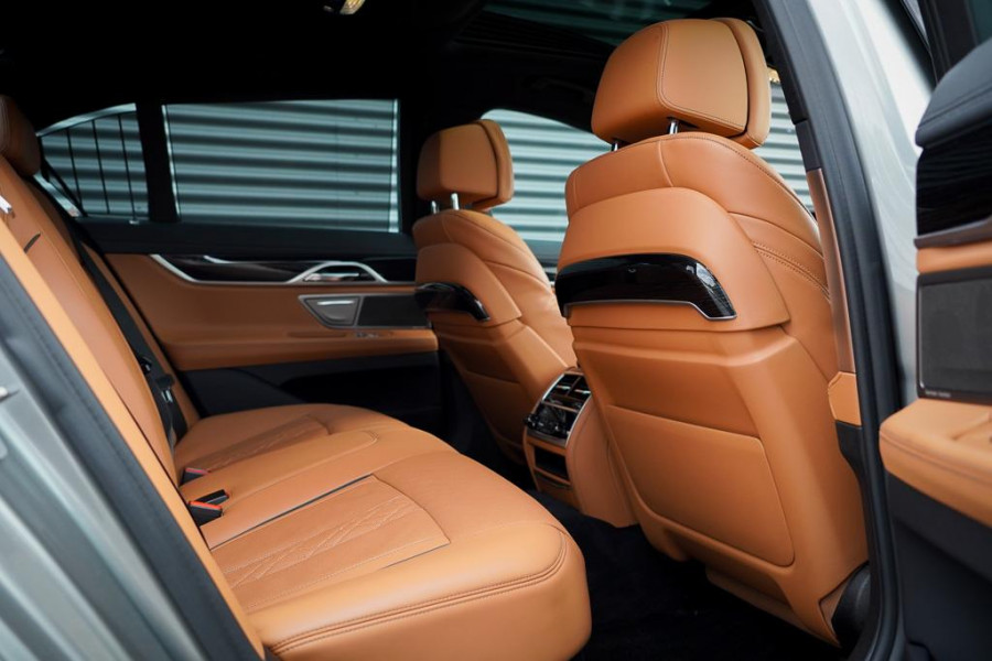 BMW 7 Serie 745e High Executive / M-Sport / Schuifdak / NL Auto / Nieuwe Accu