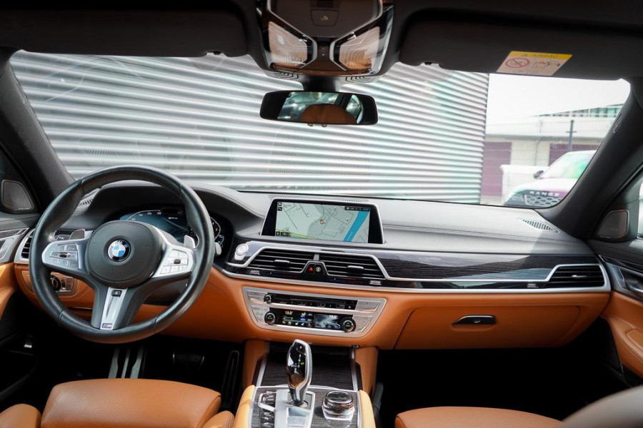 BMW 7 Serie 745e High Executive / M-Sport / Schuifdak / NL Auto / Nieuwe Accu