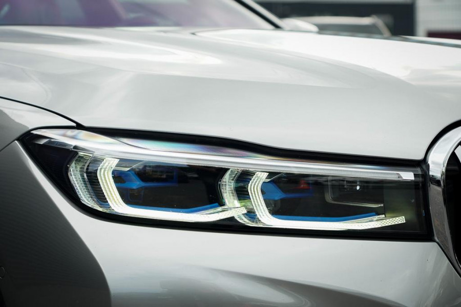 BMW 7 Serie 745e High Executive / M-Sport / Schuifdak / NL Auto / Nieuwe Accu