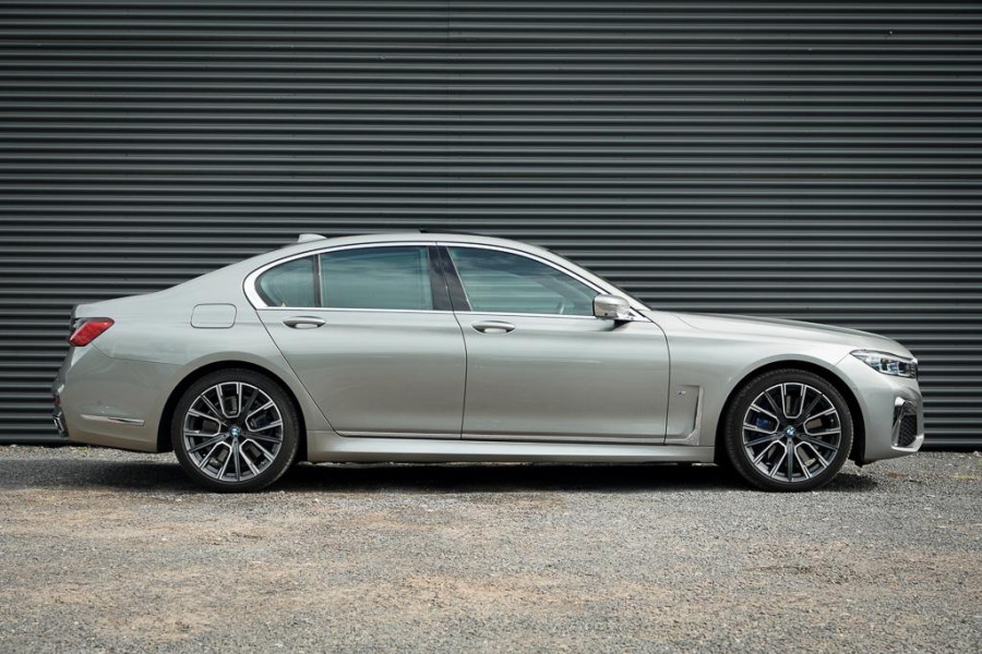 BMW 7 Serie 745e High Executive / M-Sport / Schuifdak / NL Auto / Nieuwe Accu