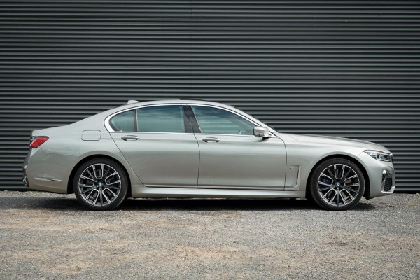 BMW 7 Serie 745e High Executive / M-Sport / Schuifdak / NL Auto / Nieuwe Accu