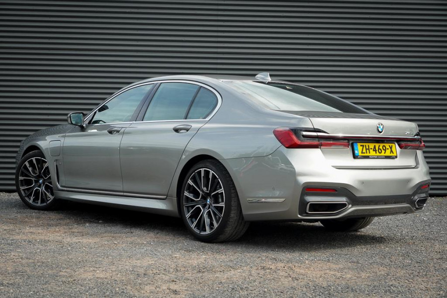BMW 7 Serie 745e High Executive / M-Sport / Schuifdak / NL Auto / Nieuwe Accu