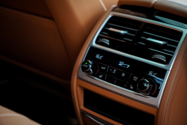 BMW 7 Serie 745e High Executive / M-Sport / Schuifdak / NL Auto / Nieuwe Accu