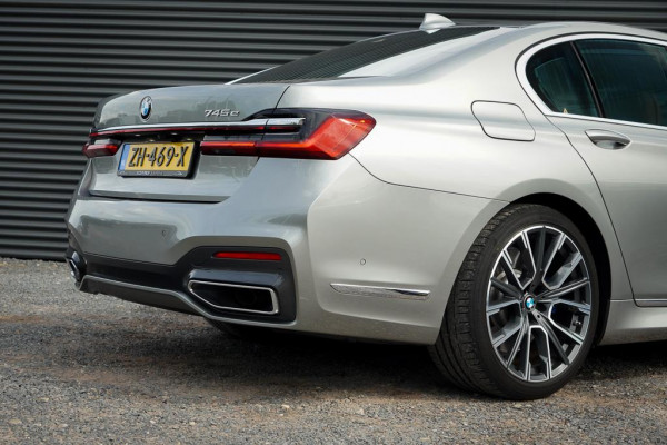 BMW 7 Serie 745e High Executive / M-Sport / Schuifdak / NL Auto / Nieuwe Accu