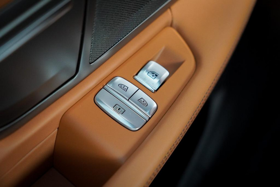 BMW 7 Serie 745e High Executive / M-Sport / Schuifdak / NL Auto / Nieuwe Accu