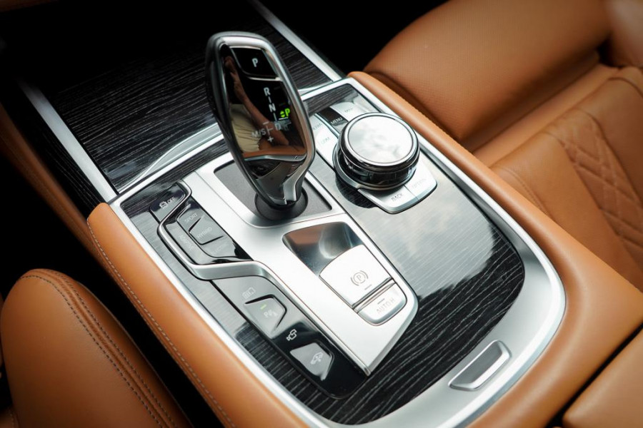 BMW 7 Serie 745e High Executive / M-Sport / Schuifdak / NL Auto / Nieuwe Accu