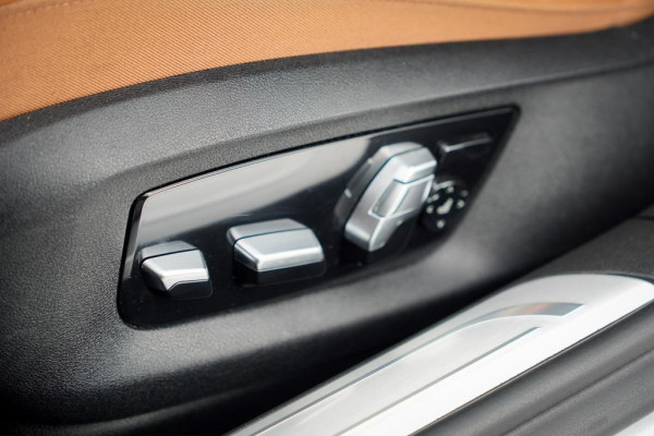 BMW 7 Serie 745e High Executive / M-Sport / Schuifdak / NL Auto / Nieuwe Accu