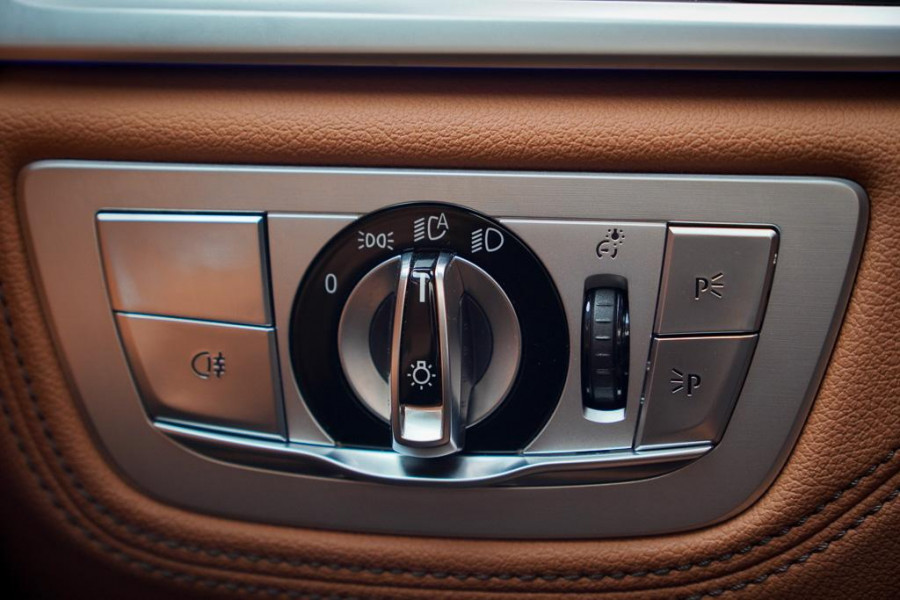 BMW 7 Serie 745e High Executive / M-Sport / Schuifdak / NL Auto / Nieuwe Accu