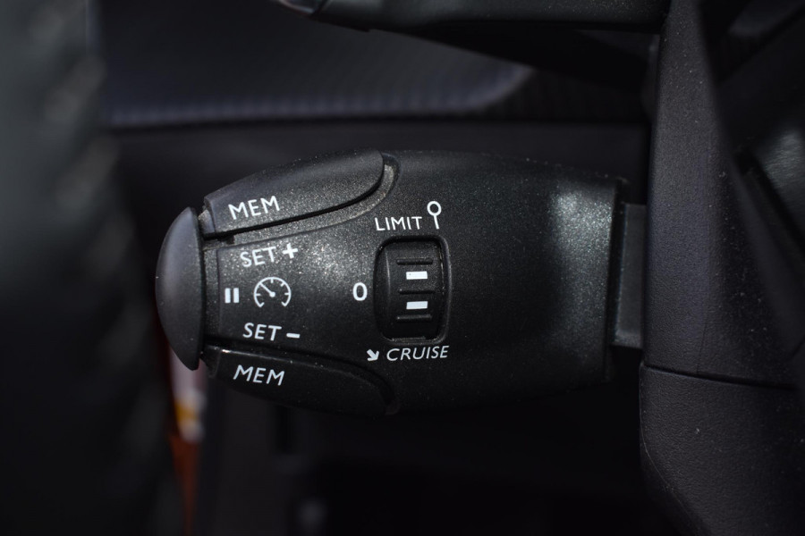 Peugeot 2008 1.2 PureTech 130PK Aut. Allure Pack | Carplay | Camera | I-Cockpit | Incl. garantie