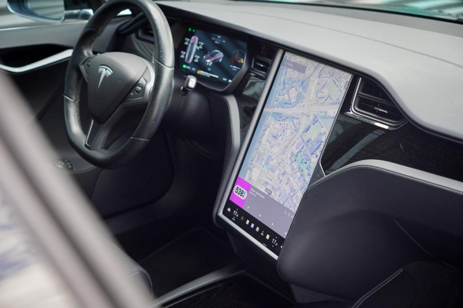 Tesla Model S 75D Base / CCS / Enhanced Autopilot