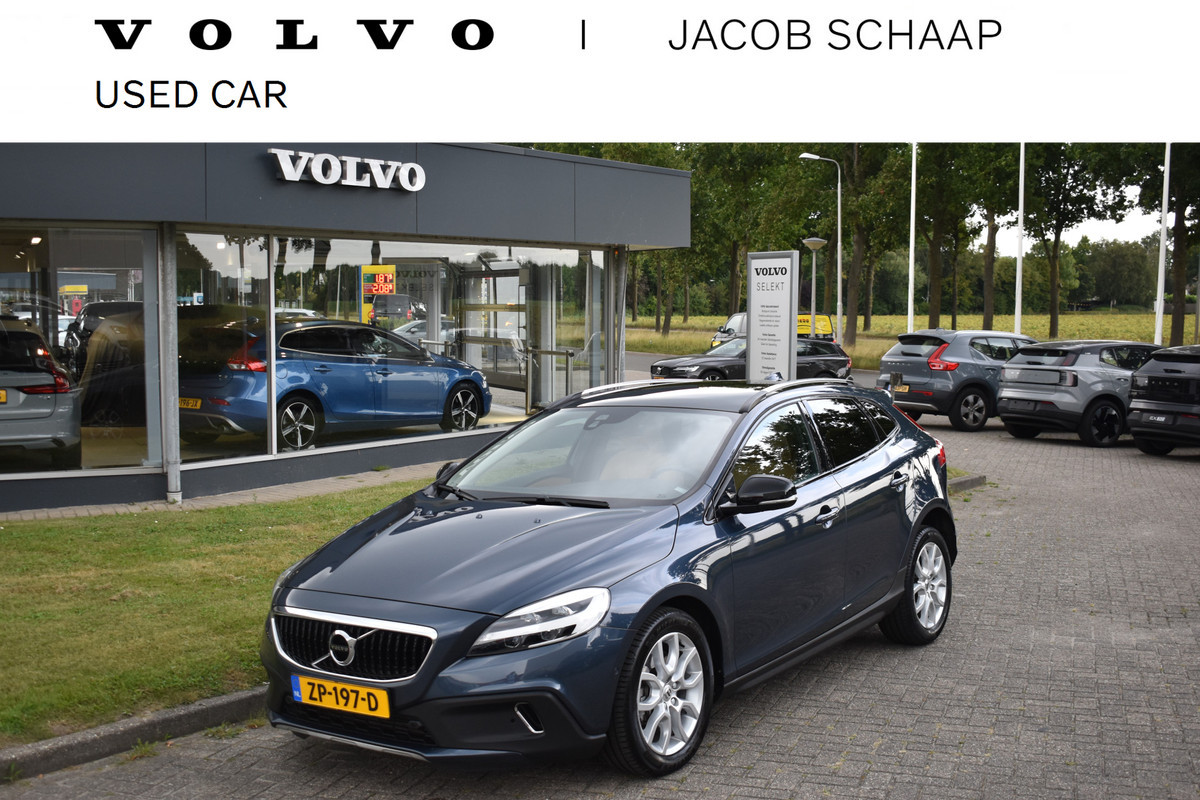 Volvo V40 Cross Country 1.5 T3 Polar+ Luxury Park assist incl camera | Harman & Kardon | Pano dak | Navigatie | Blue tooth Volvo V40 Cross Country 1.5 T3 Polar+ Luxury Park assist incl camera | Harman & Kardon | Pano dak | Navigatie | Blue tooth