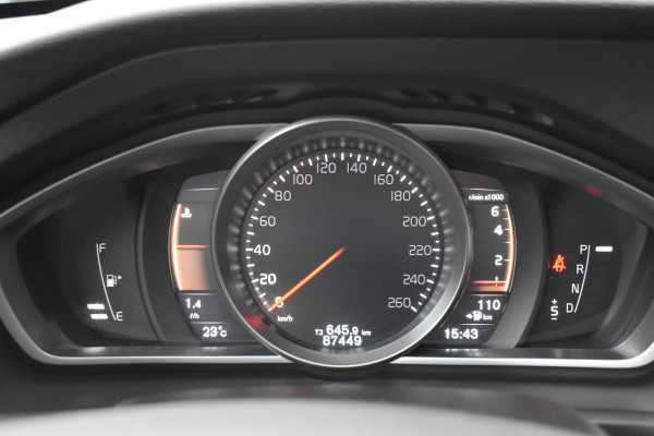 Volvo V40 Cross Country 1.5 T3 Polar+ Luxury Park assist incl camera | Harman & Kardon | Pano dak | Navigatie | Blue tooth