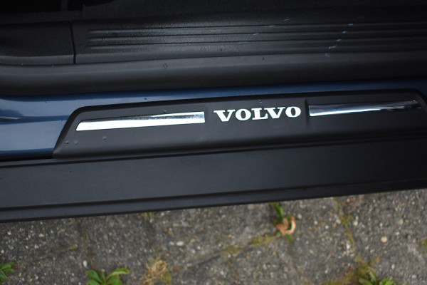 Volvo V40 Cross Country 1.5 T3 Polar+ Luxury Park assist incl camera | Harman & Kardon | Pano dak | Navigatie | Blue tooth